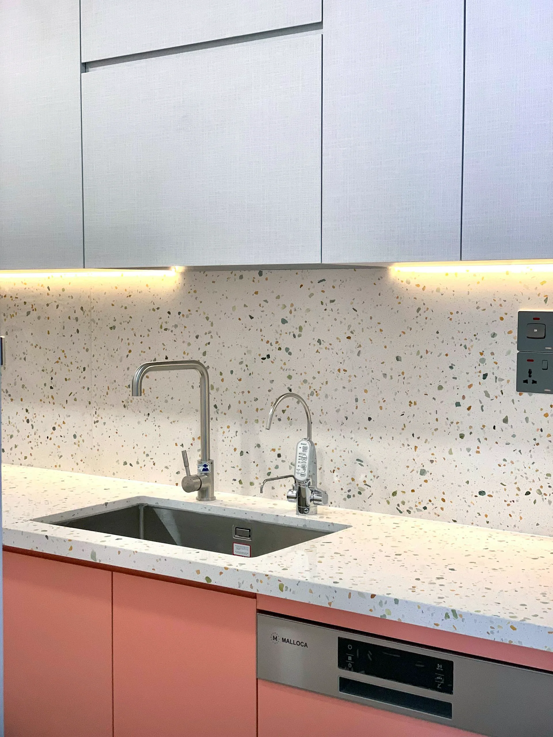 30 jaar ervaring in granito aanrechtblad repareren en onderhoud. Marble Care herstelt, polijst en beschermt uw aanrechtblad vakkundig. - Marble Care